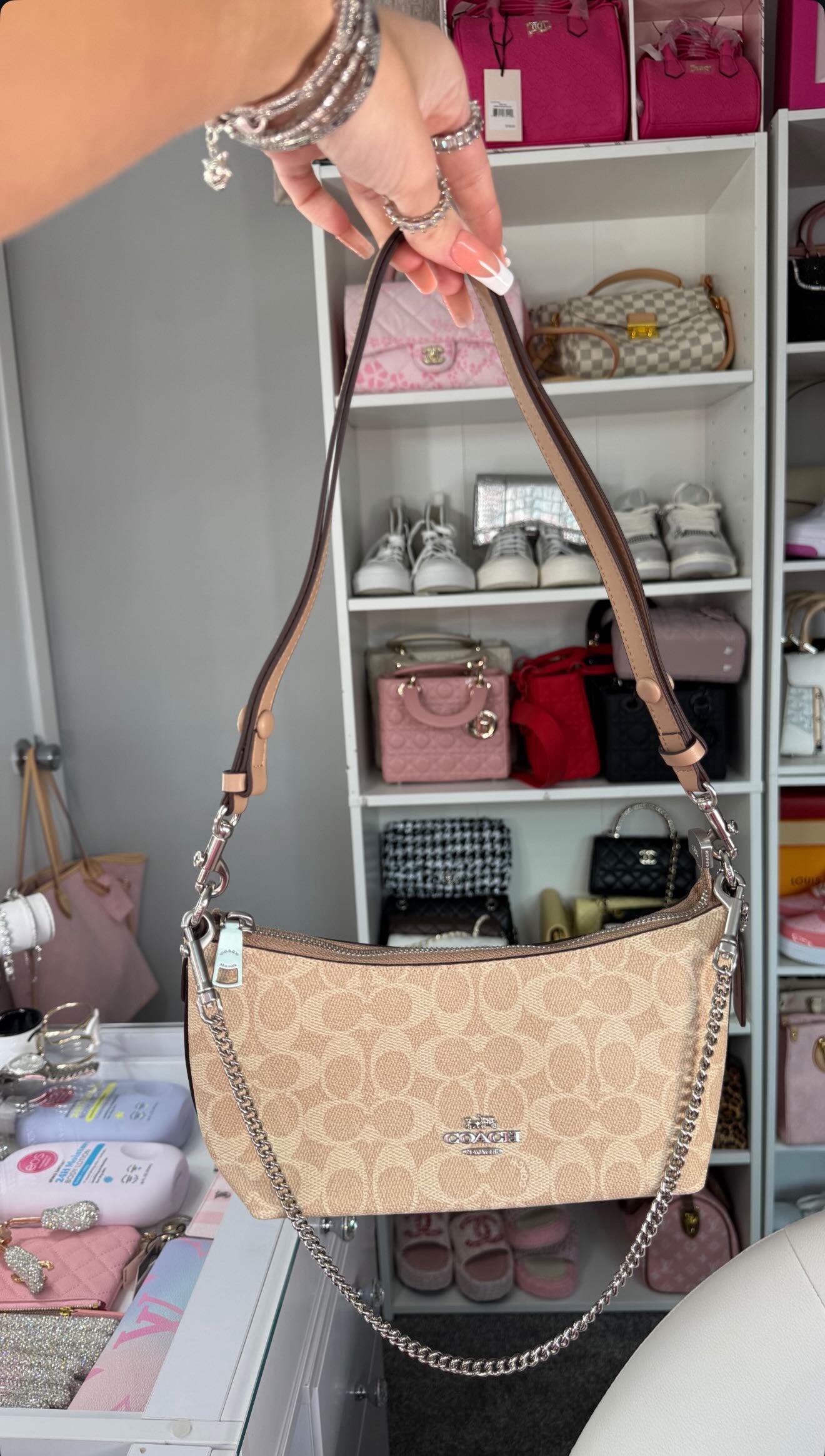 Classic Shoulder Bag