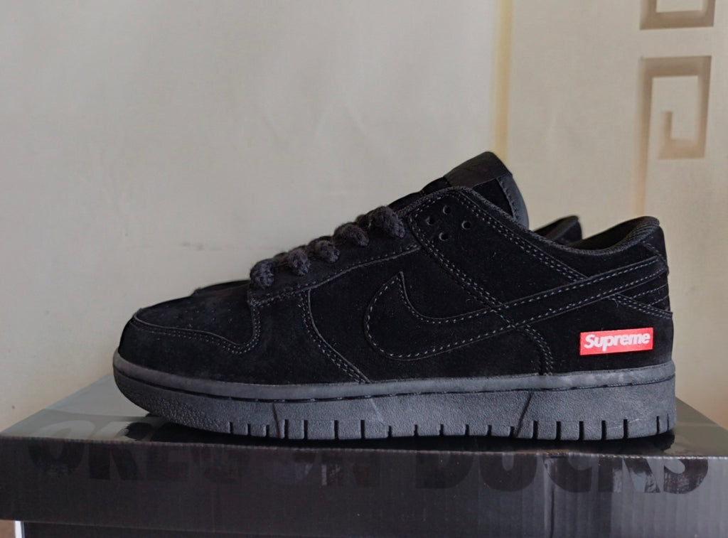 Supreme x Nike SB Dunk Low “Black”