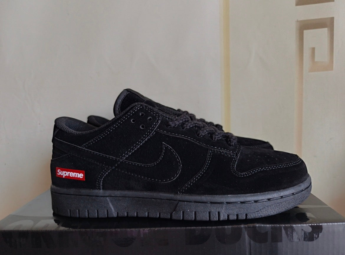 Supreme x Nike SB Dunk Low “Black”
