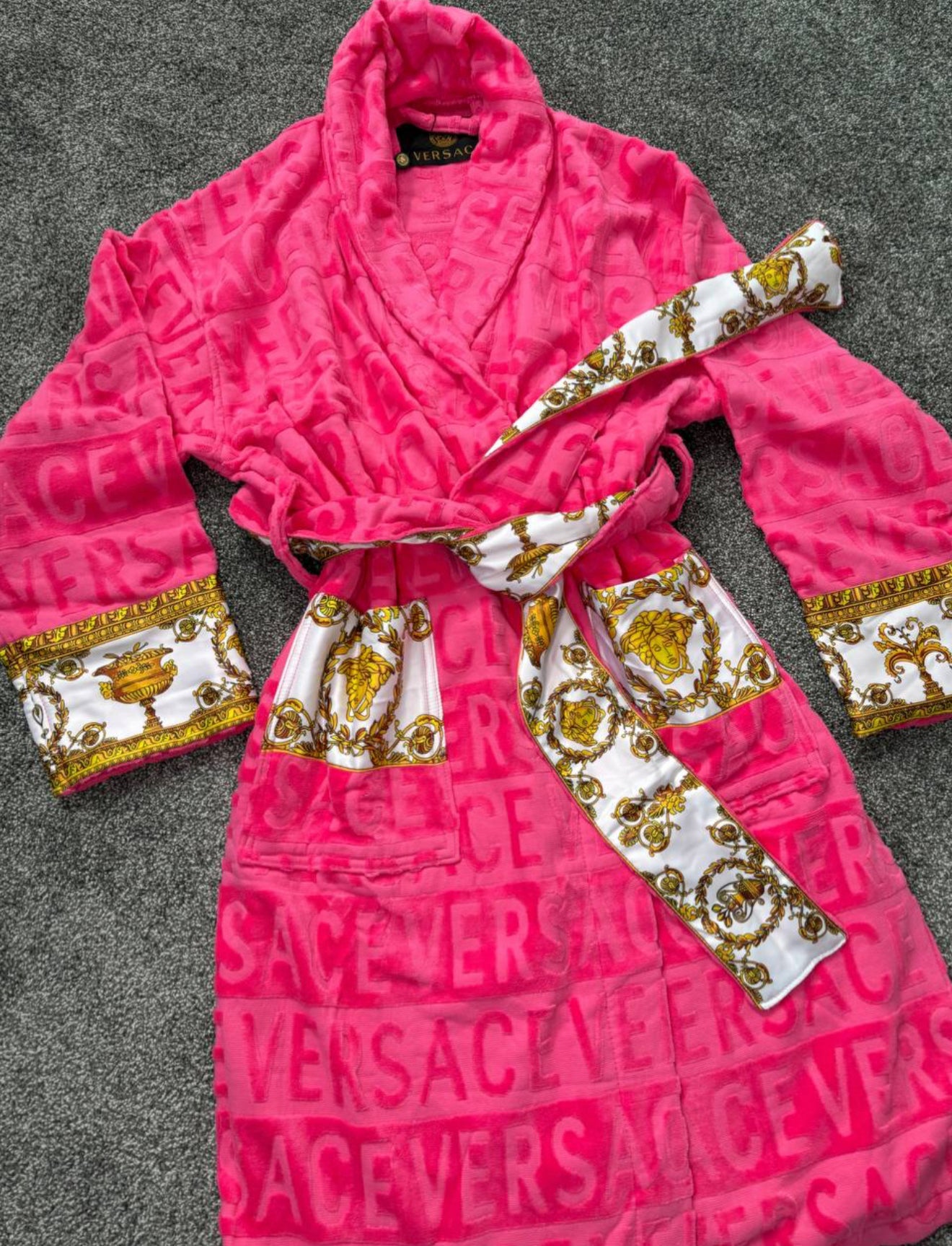 Vers Baroque Plush Robe – Hot Pink Luxury Loungewear