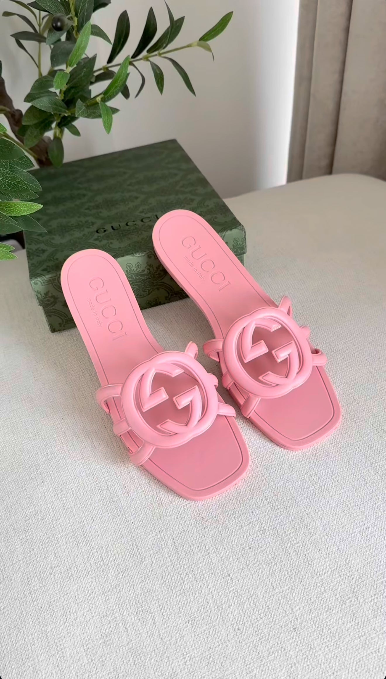G U C Interlocking Slide Sandals – Bubblegum Pink